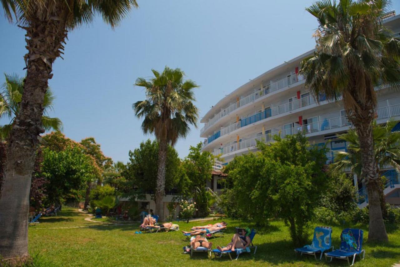 Hotel Sissy Kamena Vourla Extérieur photo