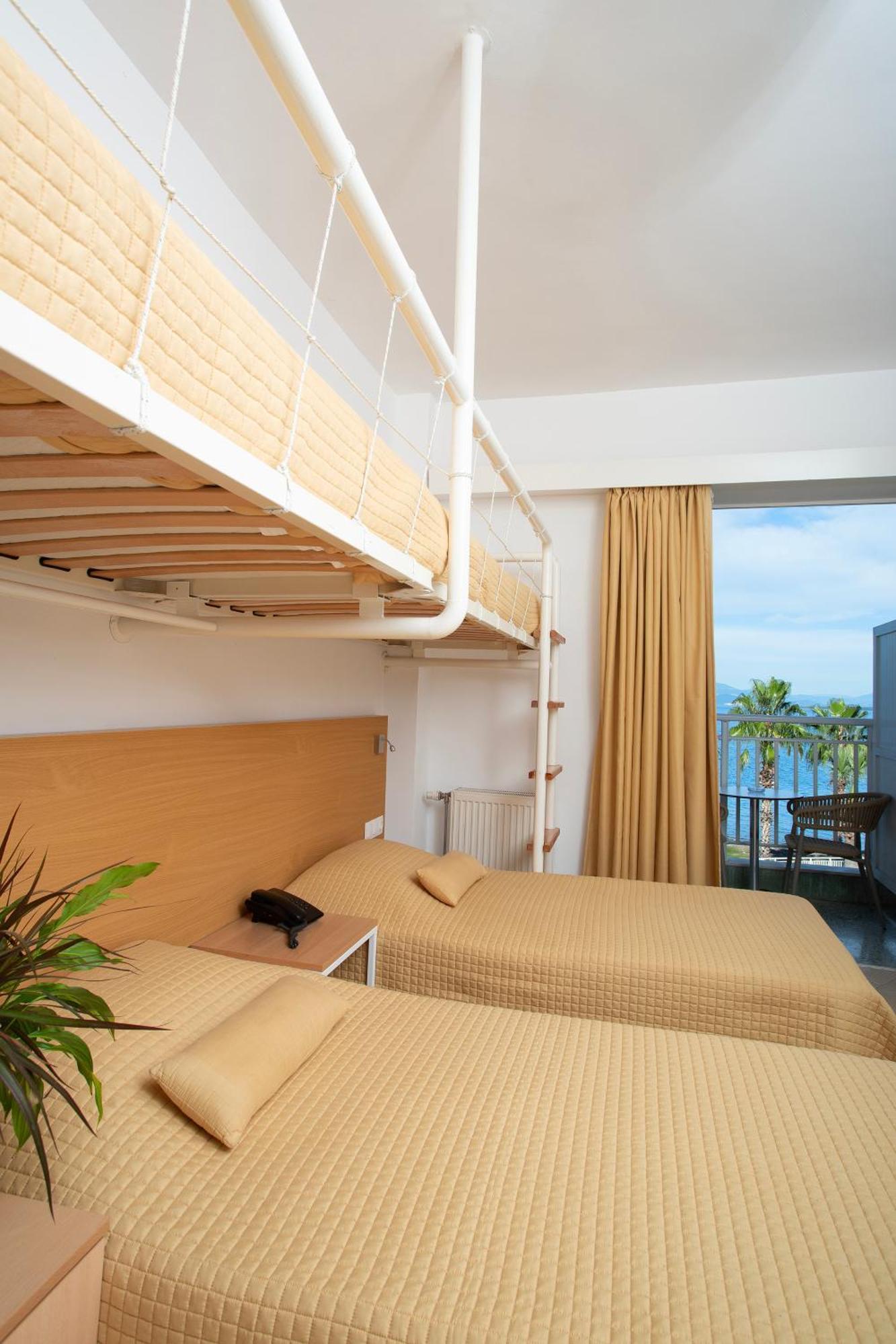 Hotel Sissy Kamena Vourla Extérieur photo