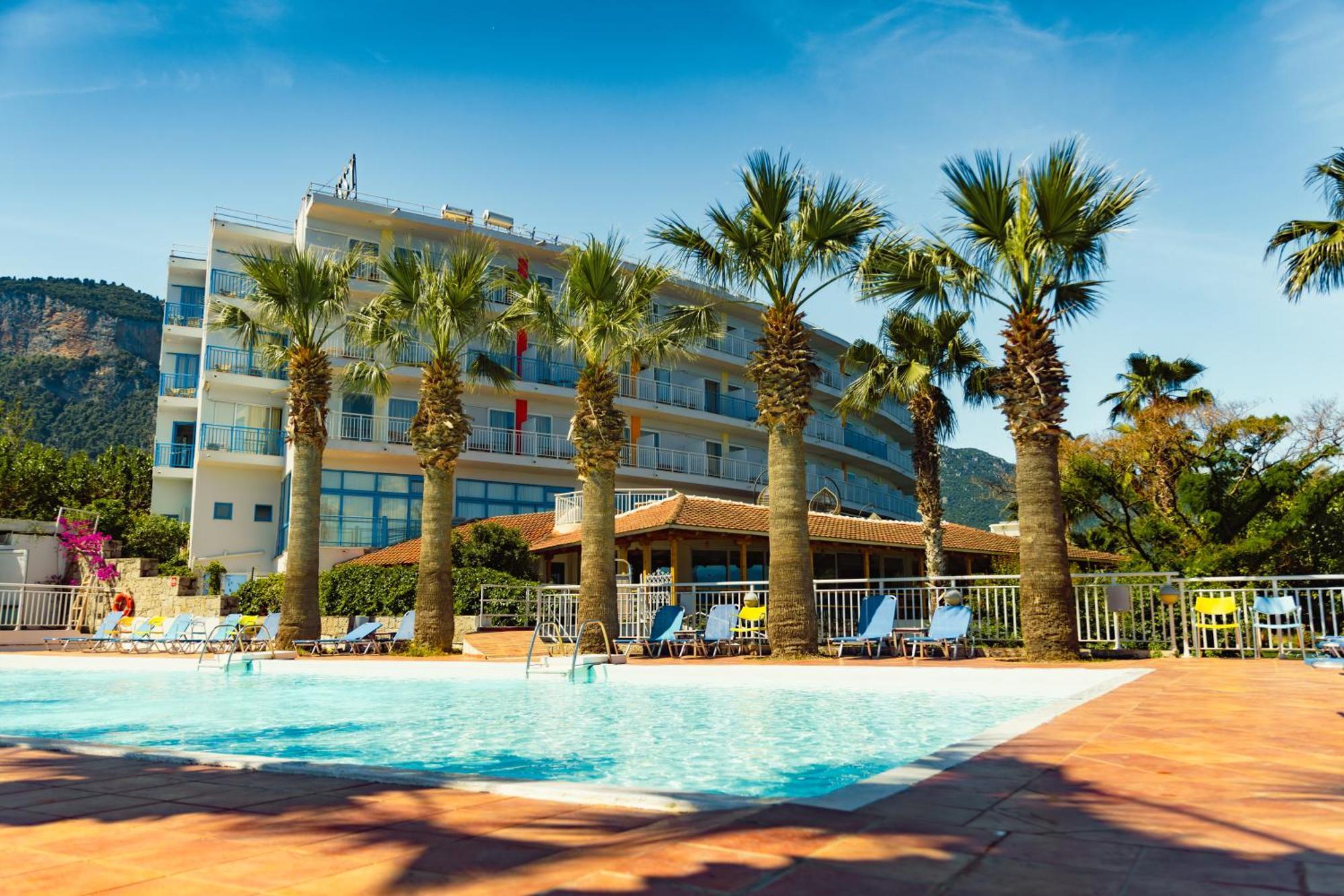 Hotel Sissy Kamena Vourla Extérieur photo